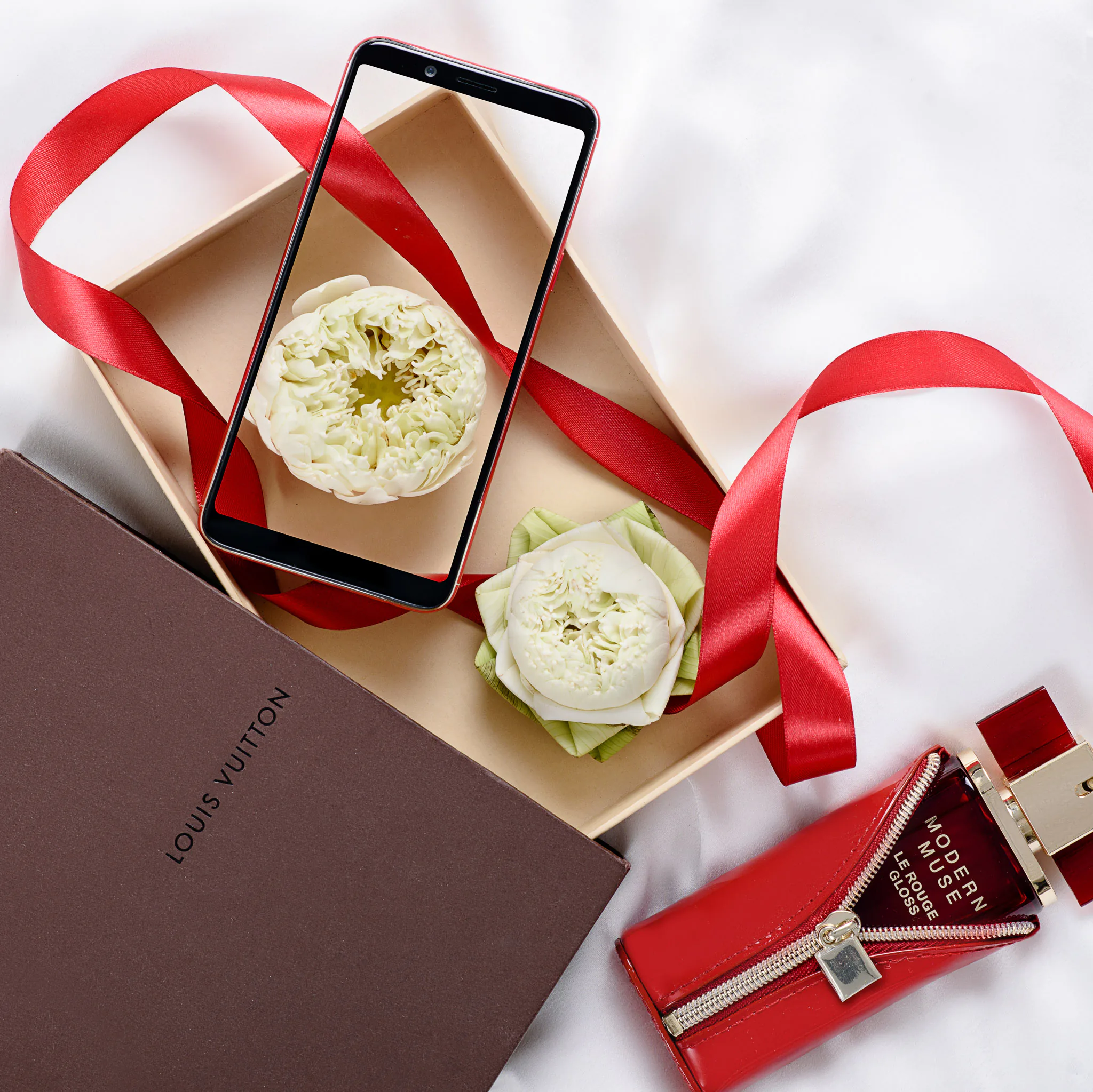 OPPO ra mắt bản F5 6GB màu RED, sắc màu mới cho mùa lễ hội