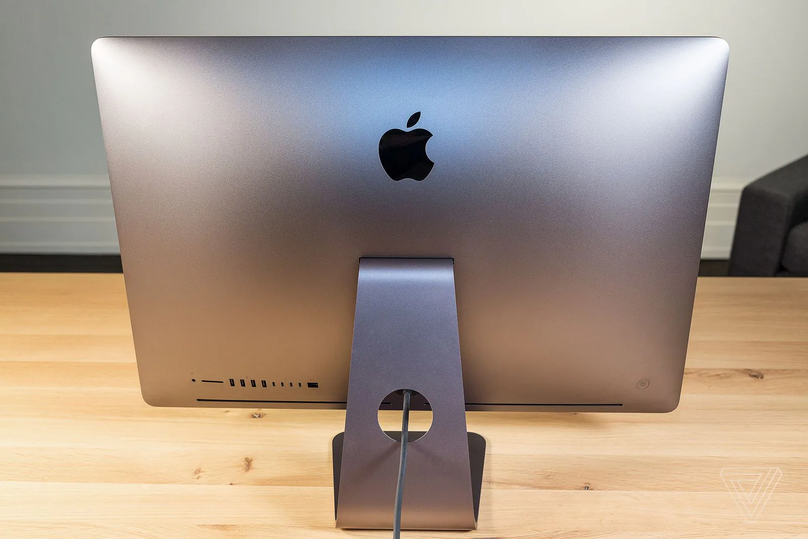 iMac Pro là một mẫu máy tính đầy mạnh mẽ nhưng không dành cho số đông người dùng