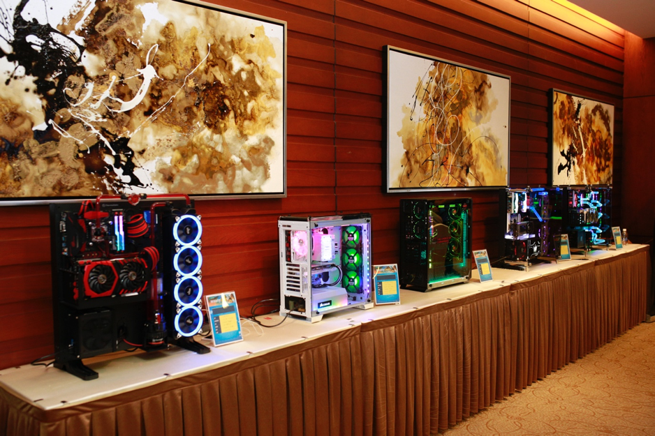 Ngắm những siêu phẩm máy tính đẹp nhất Việt Nam tại sự kiện The Beauty of X Power