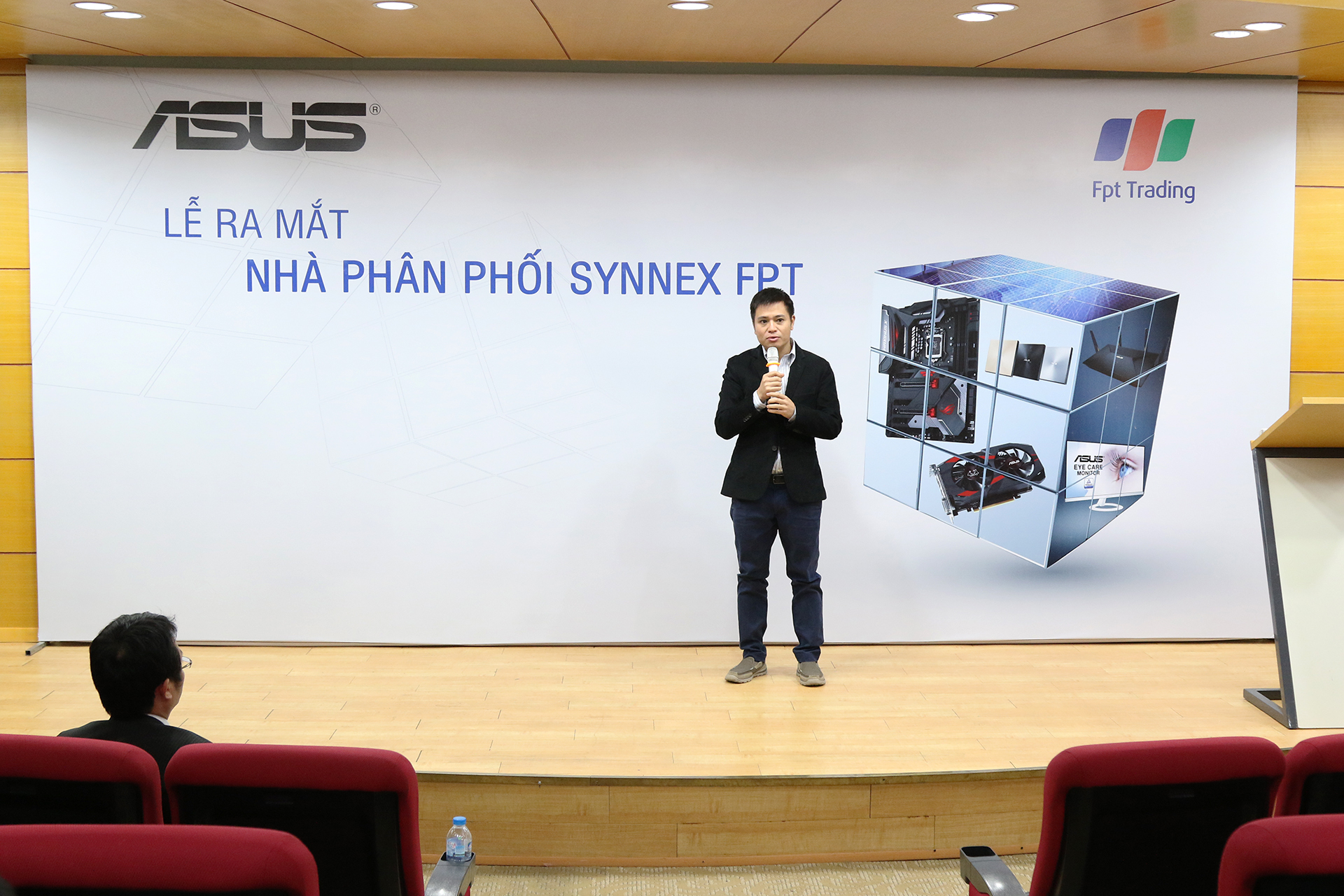 Synnex FPT trở thành nhà phân phối các phần cứng PC, thiết bị mạng và ổ quang chính thức của ASUS