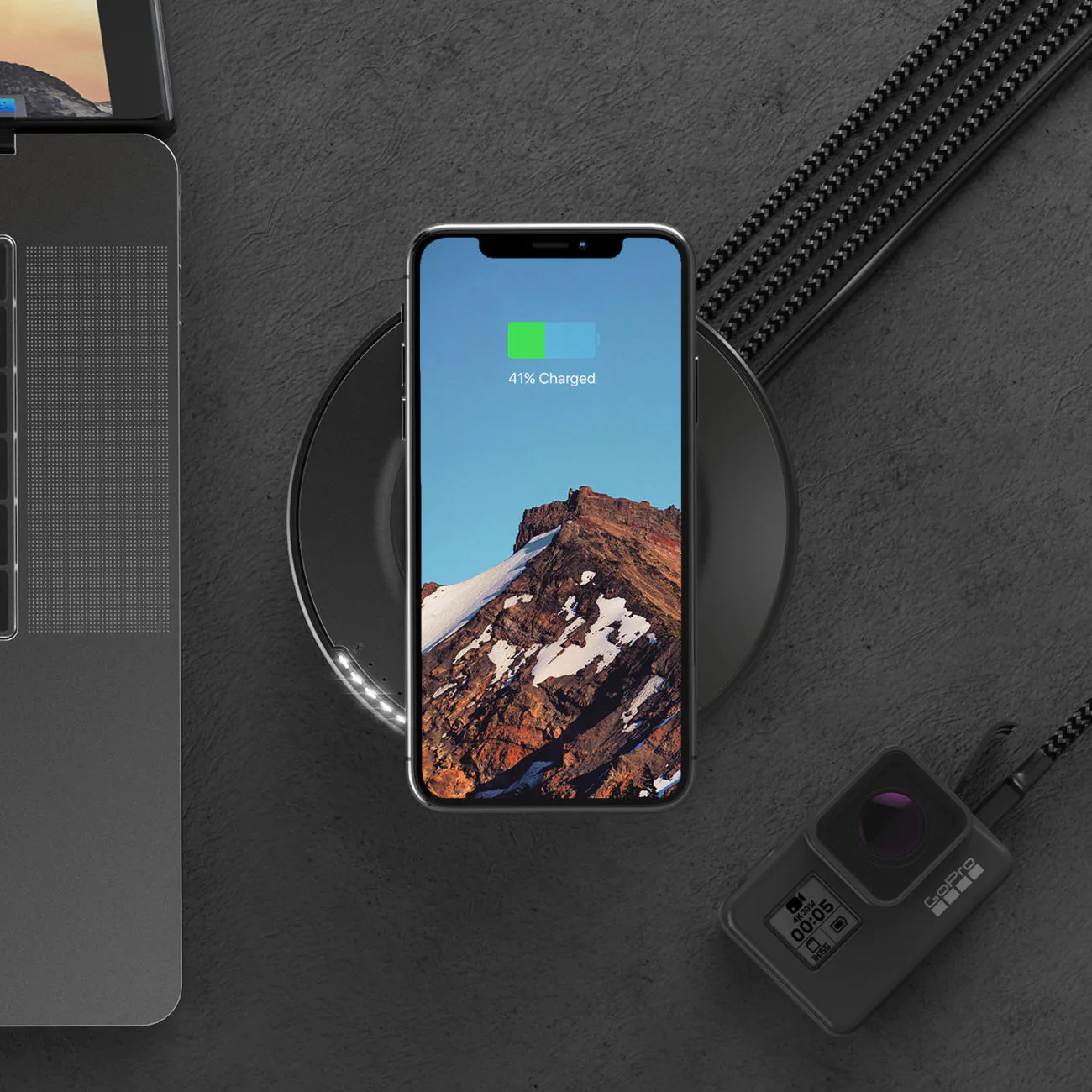 Nomad Wireless Hub: sạc không dây tích hợp đến 4 cổng sạc USB
