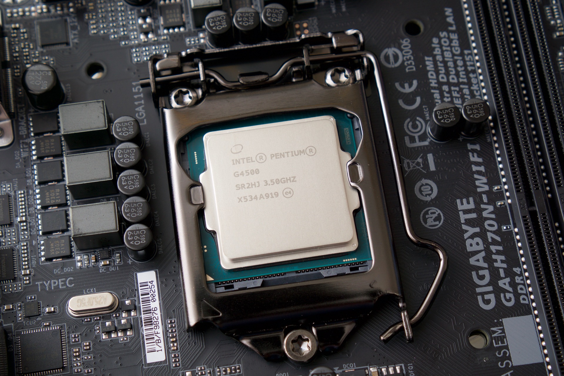CPU của Intel vấp lỗi nghiêm trọng, macOS có thể sẽ giảm hiệu năng đáng kể cả khi đã sửa lỗi