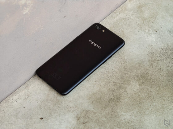 Cận cảnh OPPO A83 - Chiếc điện thoại hoàn thiện bộ tứ màn hình tràn viền và camera selfie A.I