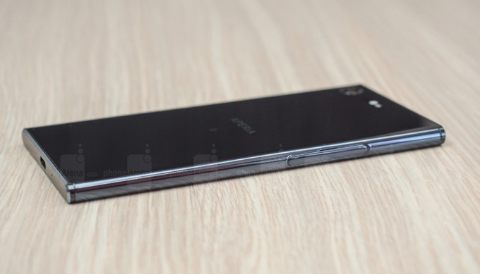 Sony Xperia XZ Pro dự kiến sẽ được trang bị màn hình 4K OLED