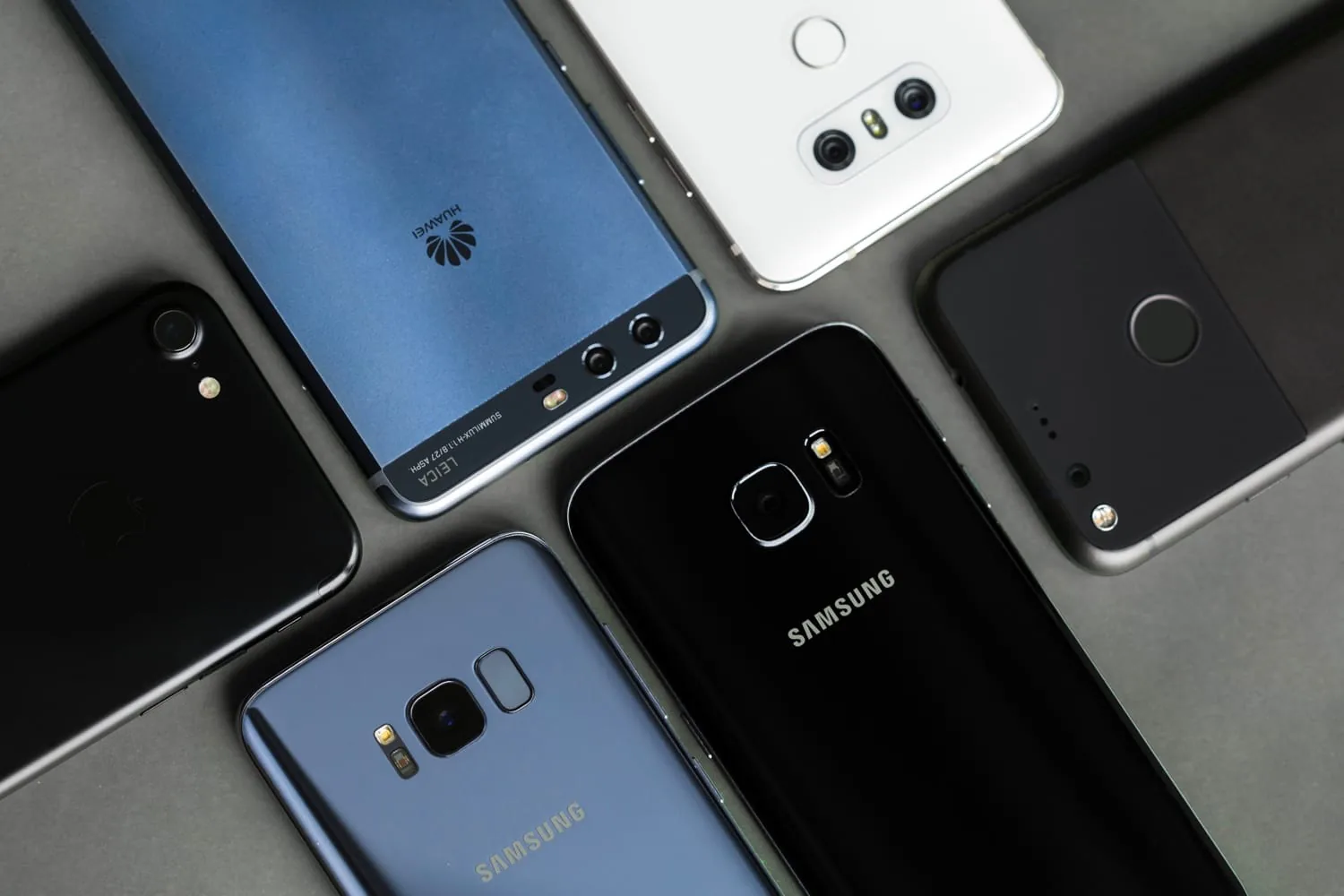 Lần đầu tiên trong hai năm qua doanh số smartphone mới tăng trưởng