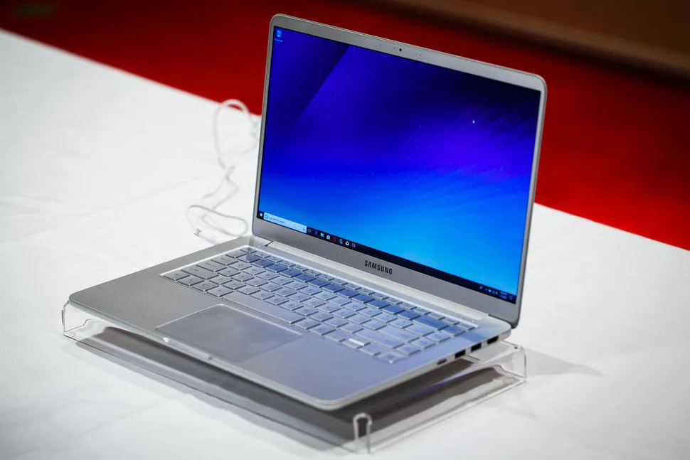 10 chiếc laptop mỏng nhất của năm 2018
