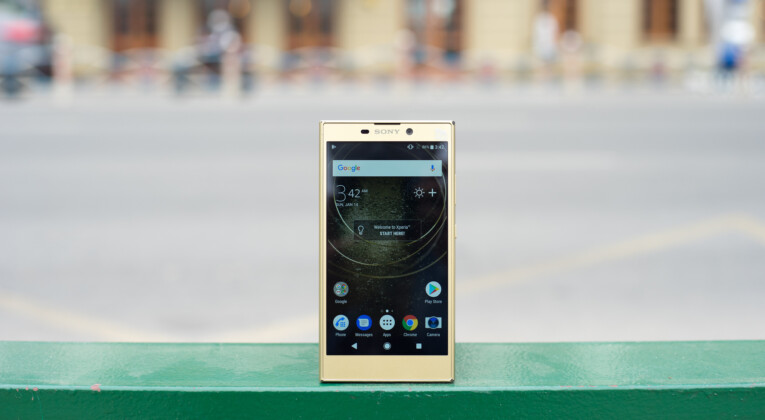 Sony ra mắt Xperia L2 tại Việt Nam: Camera selfie góc rộng, giá 5.490.000