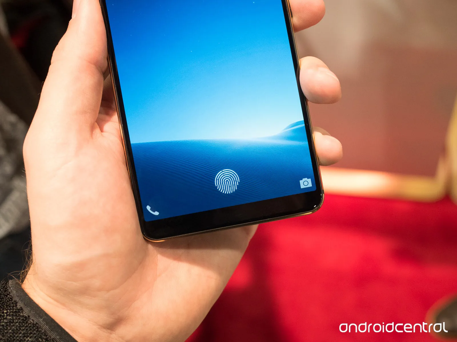 Vivo trình làng chiếc smartphone đầu tiên trang bị cảm biến vân tay dưới màn hình tại CES 2018