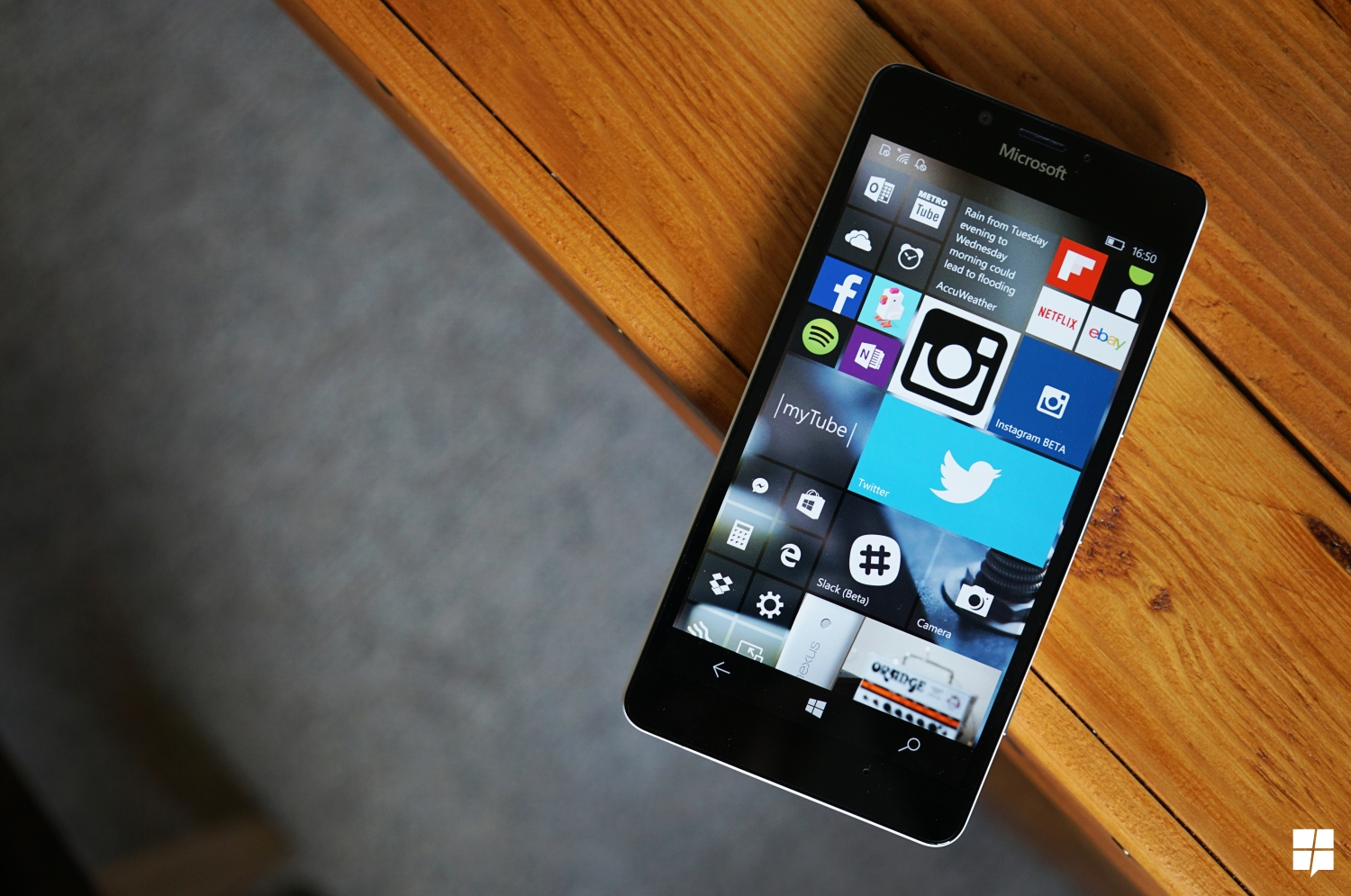 Microsoft lặng lẽ khai tử chương trình Windows 10 Mobile Insider