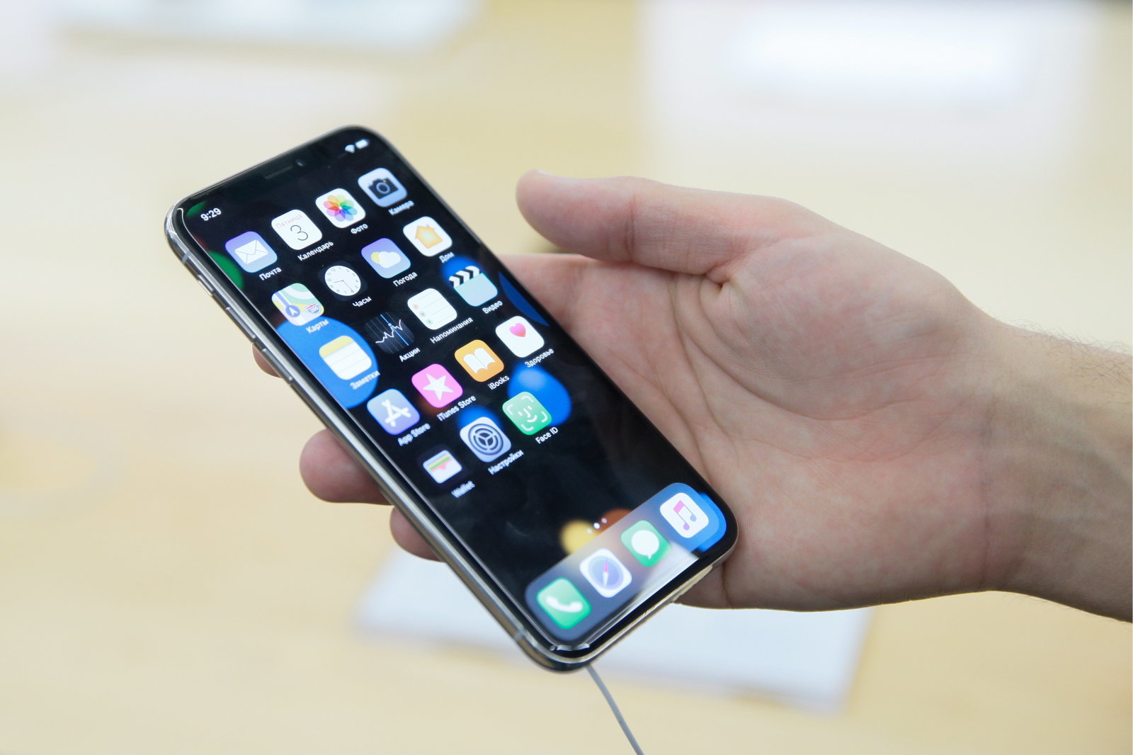 Nhiều người dùng iPhone X bất ngờ gặp lỗi màn hình không hiển thị khi nhận cuộc gọi
