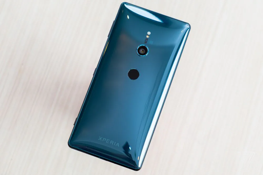 Sony XZ2 thay đổi hoàn toàn, đường viền mỏng hơn và không có jack cắm tai nghe