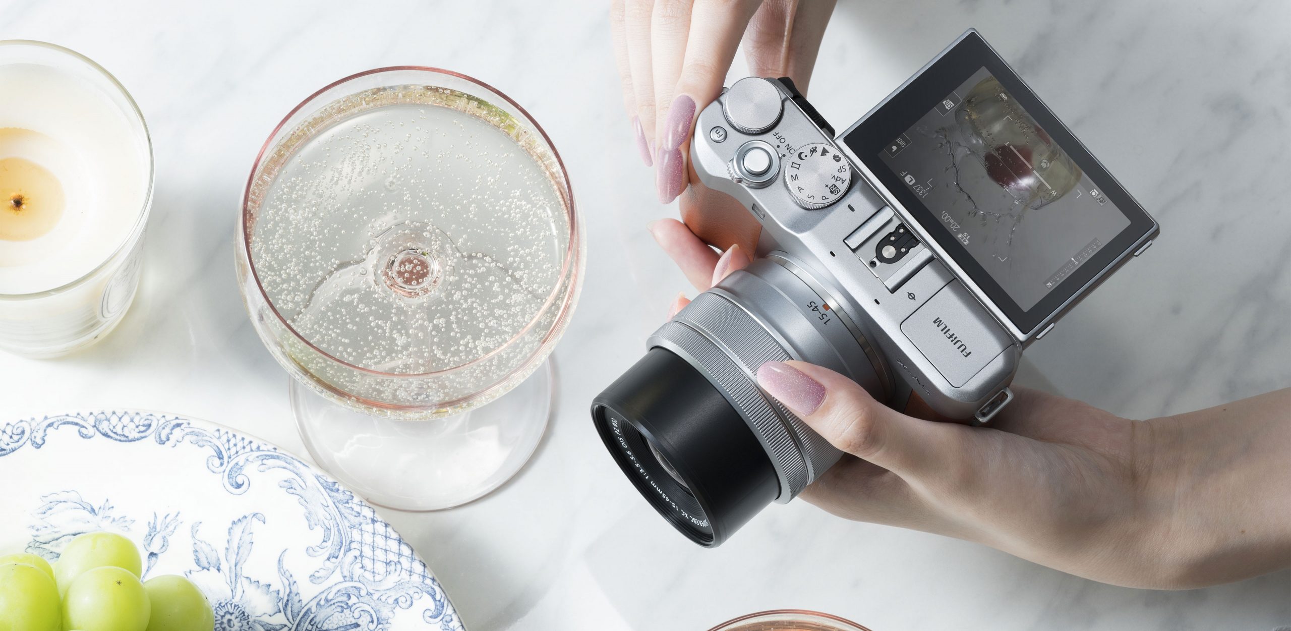 Fujifilm XA5 mirrorless được công bố: Ống kính Power Zoom, màn lật selfie, quay video 4K