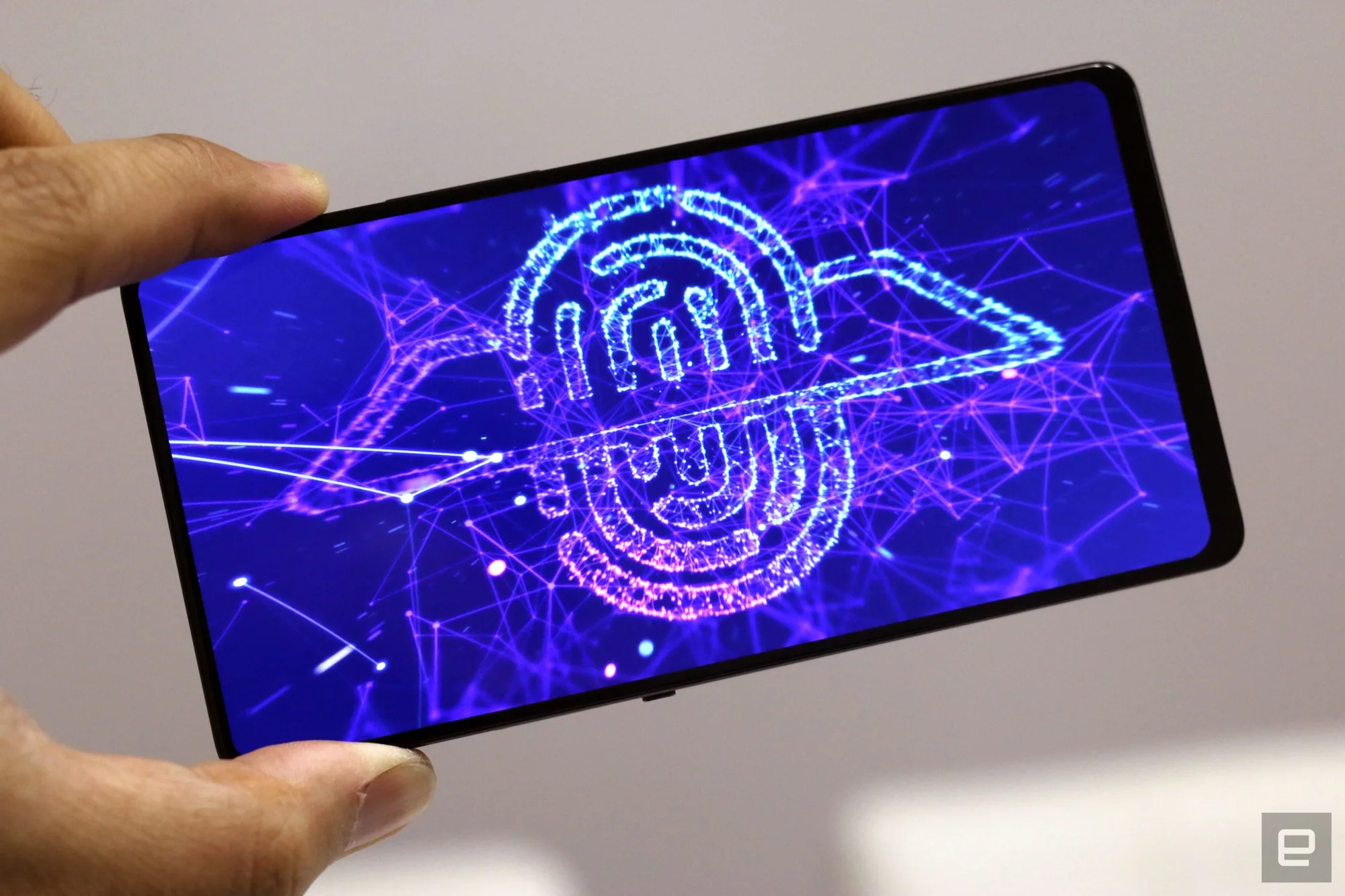 Concept Vivo APEX: có camera selfie tự trồi lên khi cần và cảm biến vân tay dưới màn hình