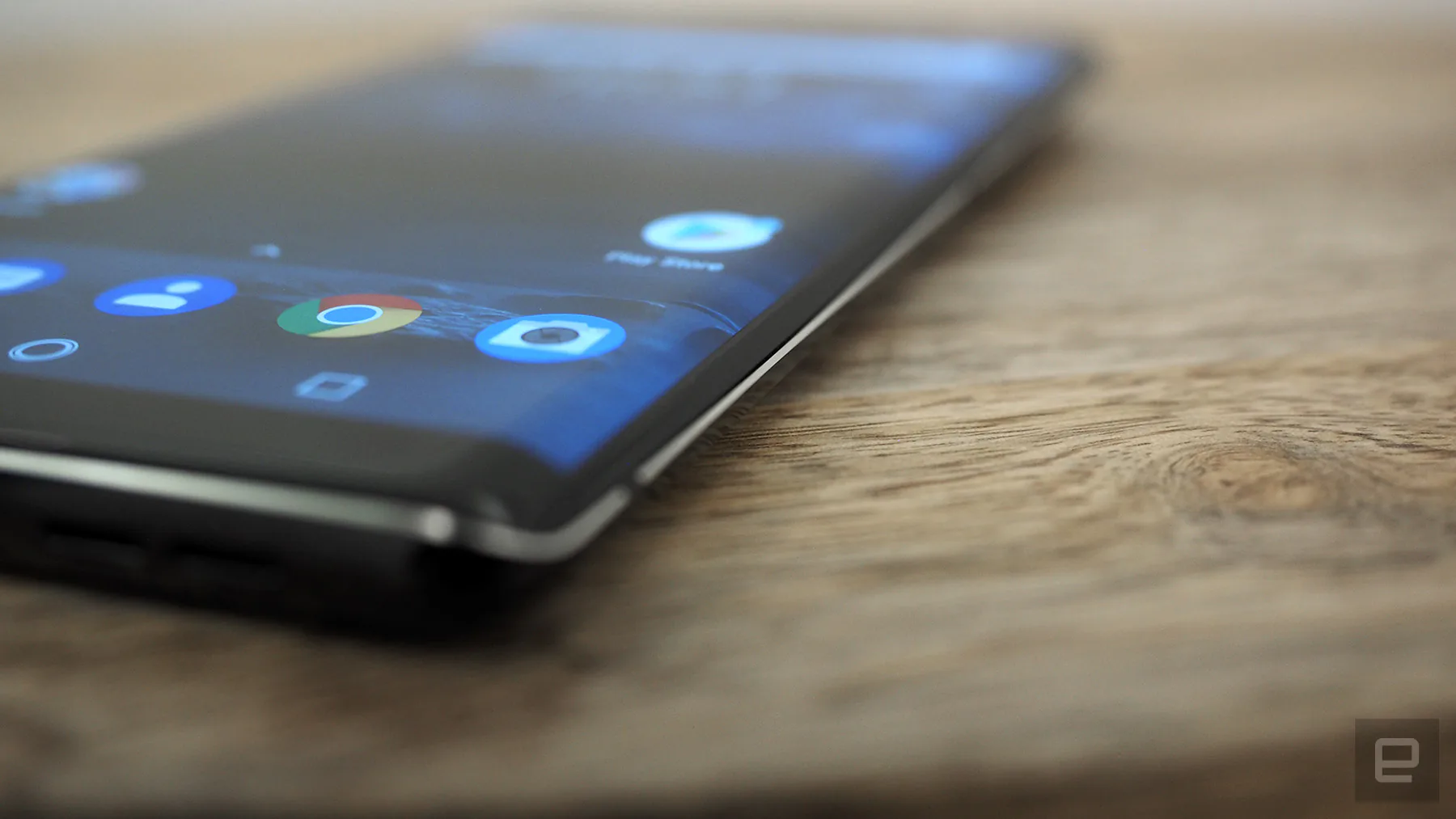 Nokia 8 phiên bản Sirocco bất ngờ ra mắt với thiết kế 95% thân máy được bao phủ bằng kính