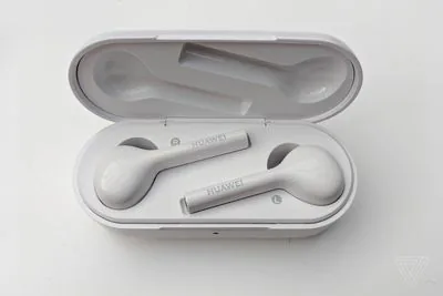 Huawei FreeBuds sao chép Apple AirPods, gấp đôi thời lượng pin