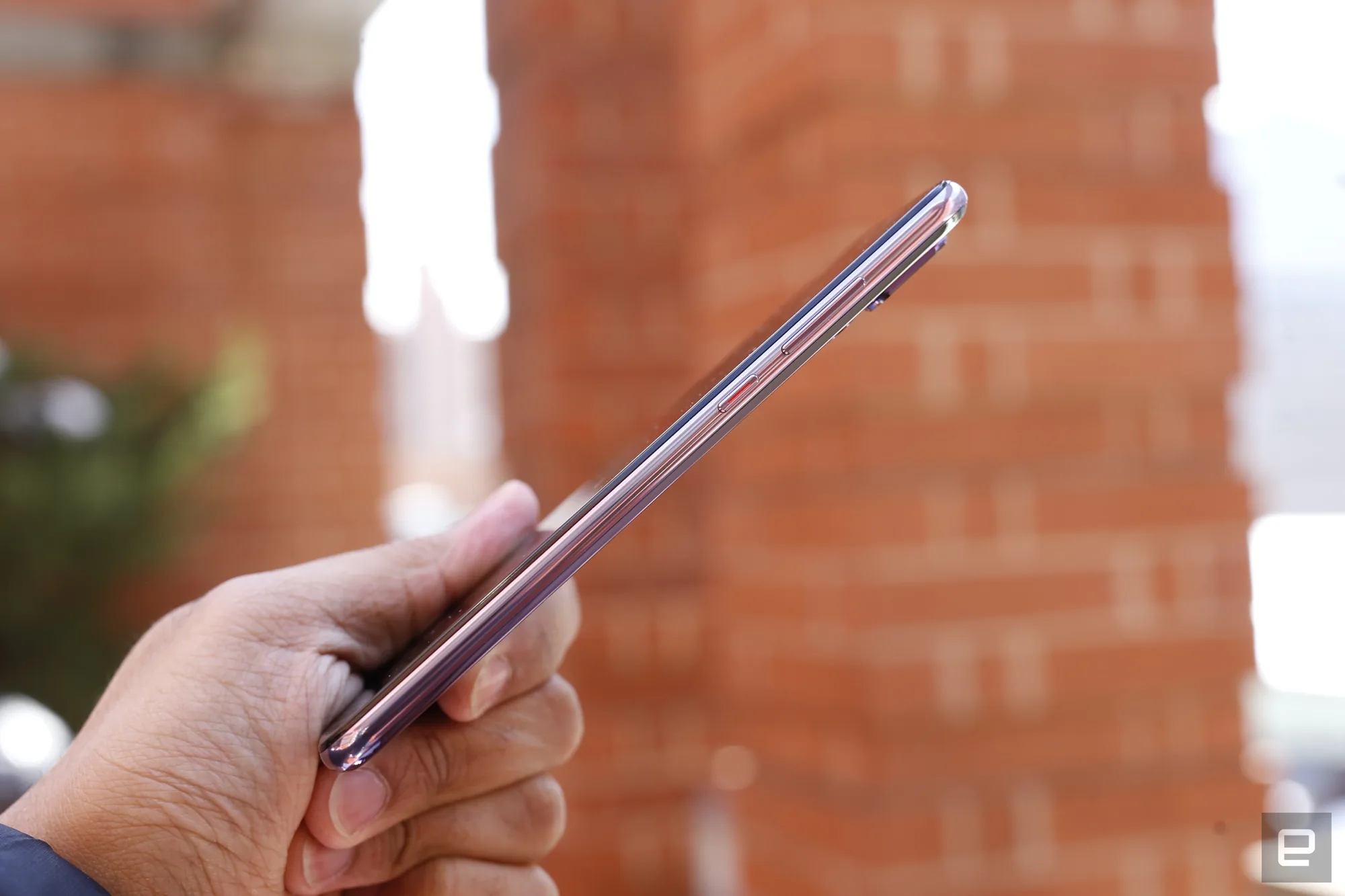 Trên tay bộ đôi P20 và P20 Pro: 3 camera mặt sau, độ phân giải lên đến 40MP, ISO 102.400, tích hợp AI