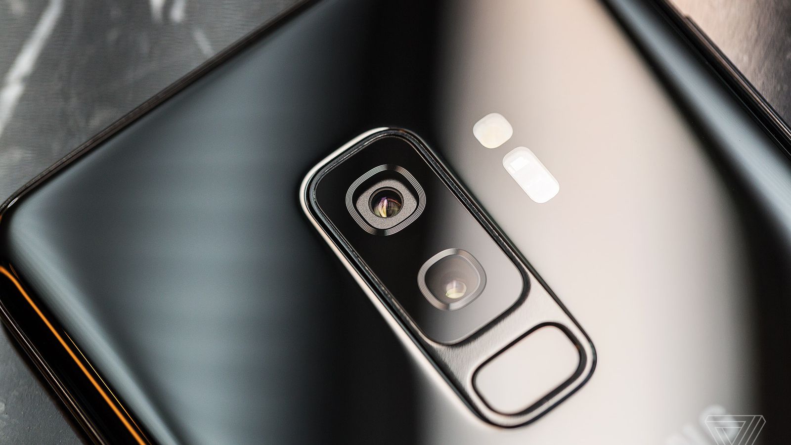 Camera khẩu độ kép trên Samsung Galaxy S9 có phải chỉ dùng để marketing?