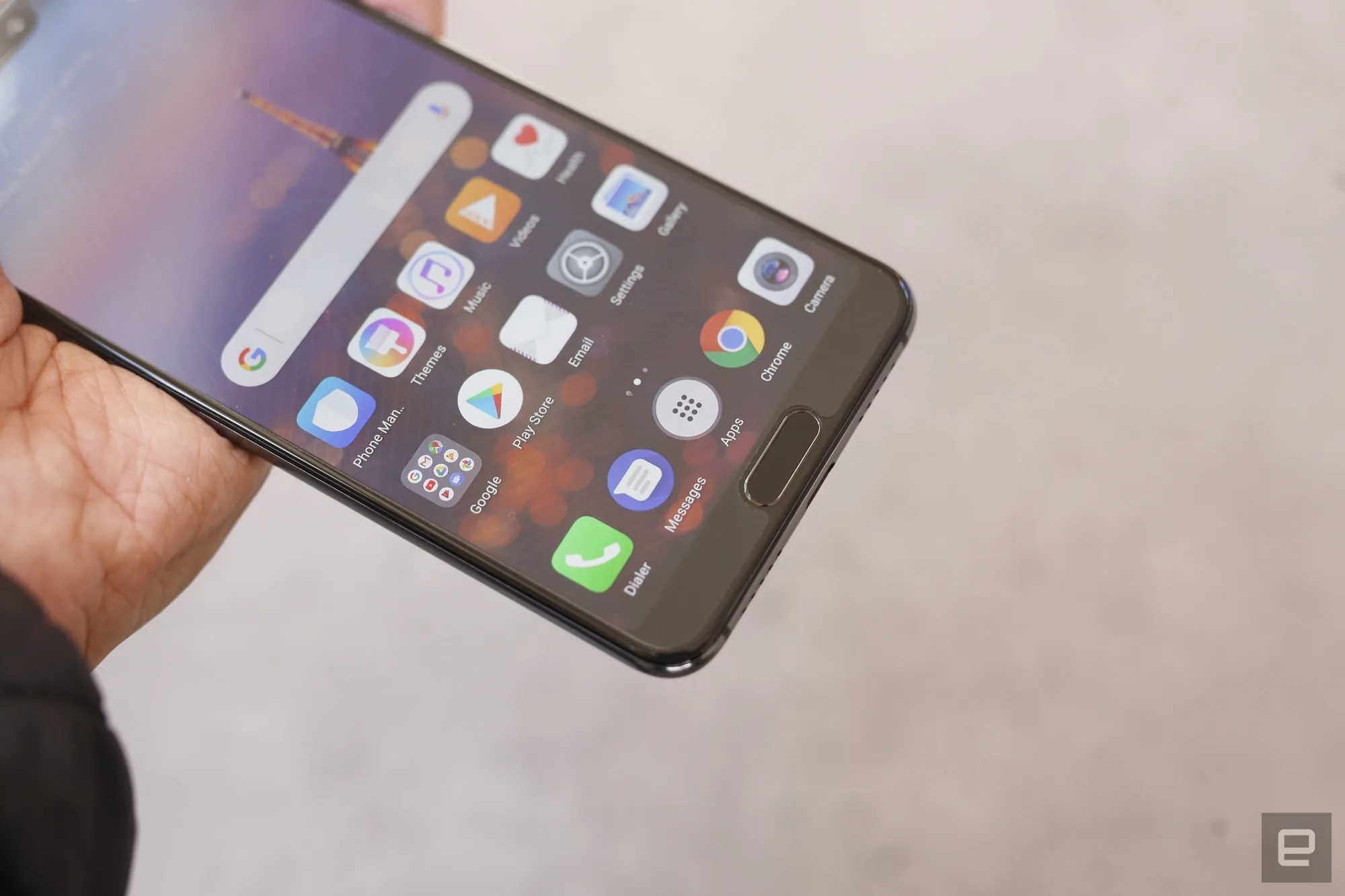 Trên tay bộ đôi P20 và P20 Pro: 3 camera mặt sau, độ phân giải lên đến 40MP, ISO 102.400, tích hợp AI