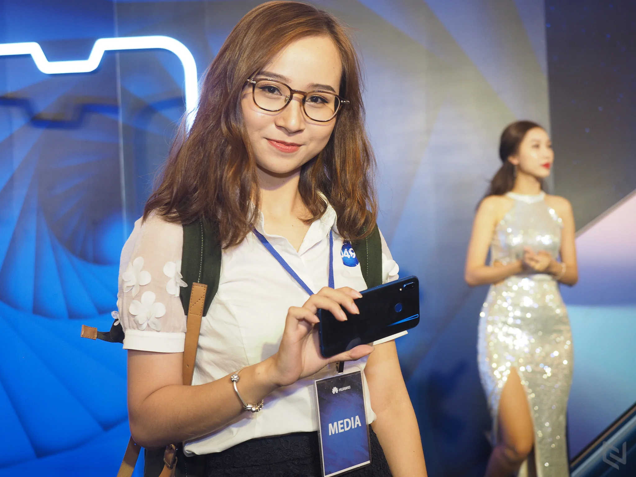 Huawei chính thức giới thiệu Nova 3e tại Việt Nam: thiết kế tai thỏ, giá 6.990.000