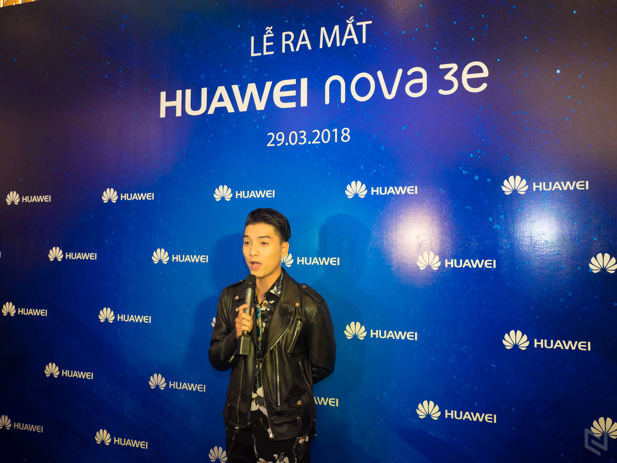 Huawei chính thức giới thiệu Nova 3e tại Việt Nam: thiết kế tai thỏ, giá 6.990.000