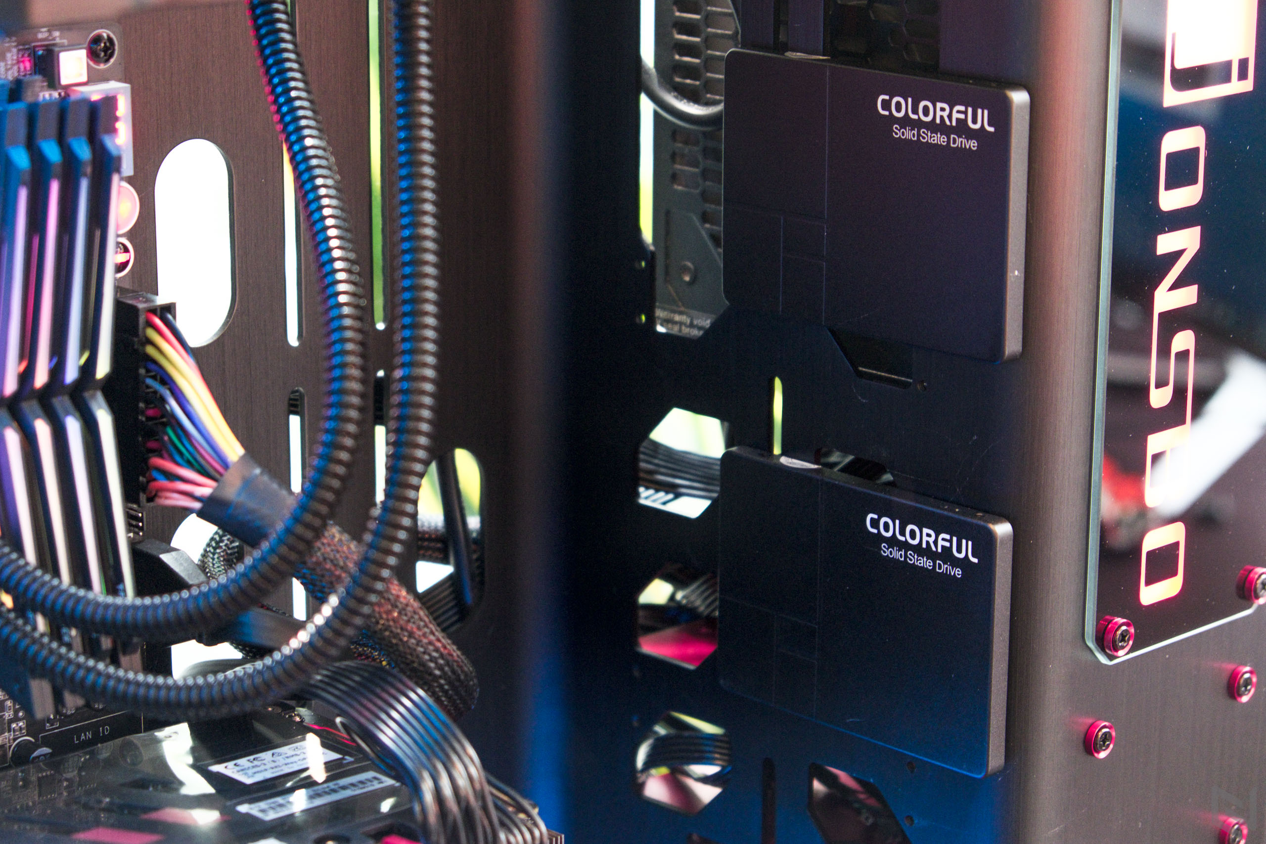 COLORFUL ra mắt dòng sản phẩm SL300/SL500 cùng phiên bản đặc biệt SL300 màu hồng