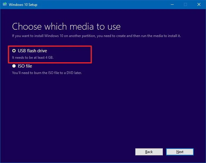 Chi tiết cách tạo USB boot từ 2 phần mềm là Media Creation Tool và Rufus.