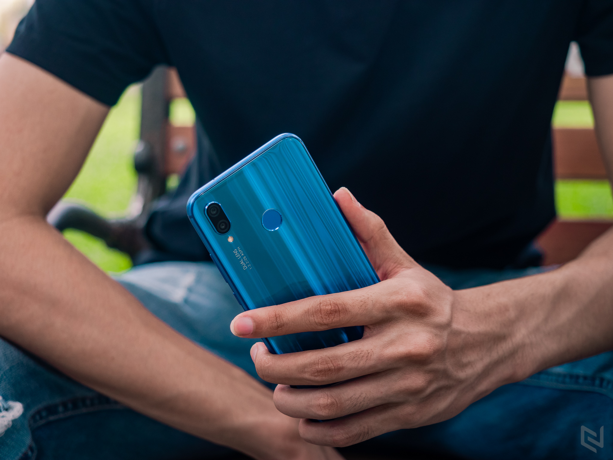 Đánh giá Huawei Nova 3e, chiếc điện thoại dành cho người thích màu xanh yêu hoà bình