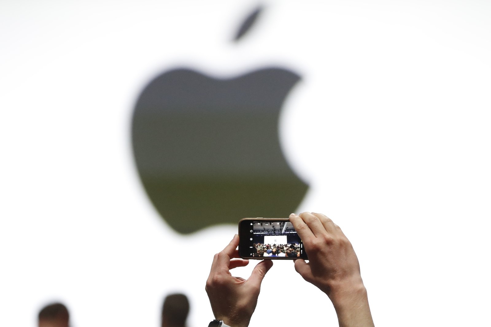 Apple đã vận chuyển được 15 triệu iPhone tại Mỹ trong quý 2/2020 và lập kỷ lục trong nước