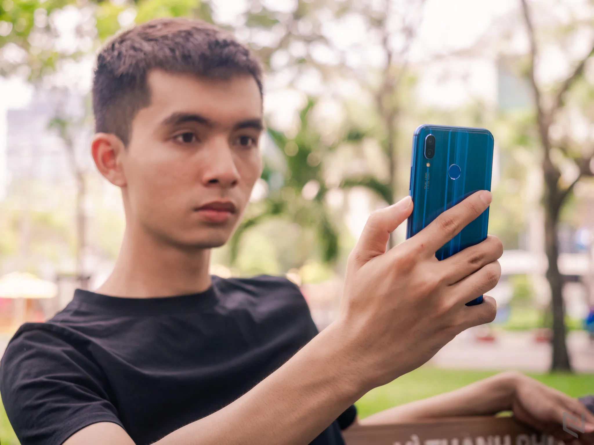 Đánh giá Huawei Nova 3e, chiếc điện thoại dành cho người thích màu xanh yêu hoà bình