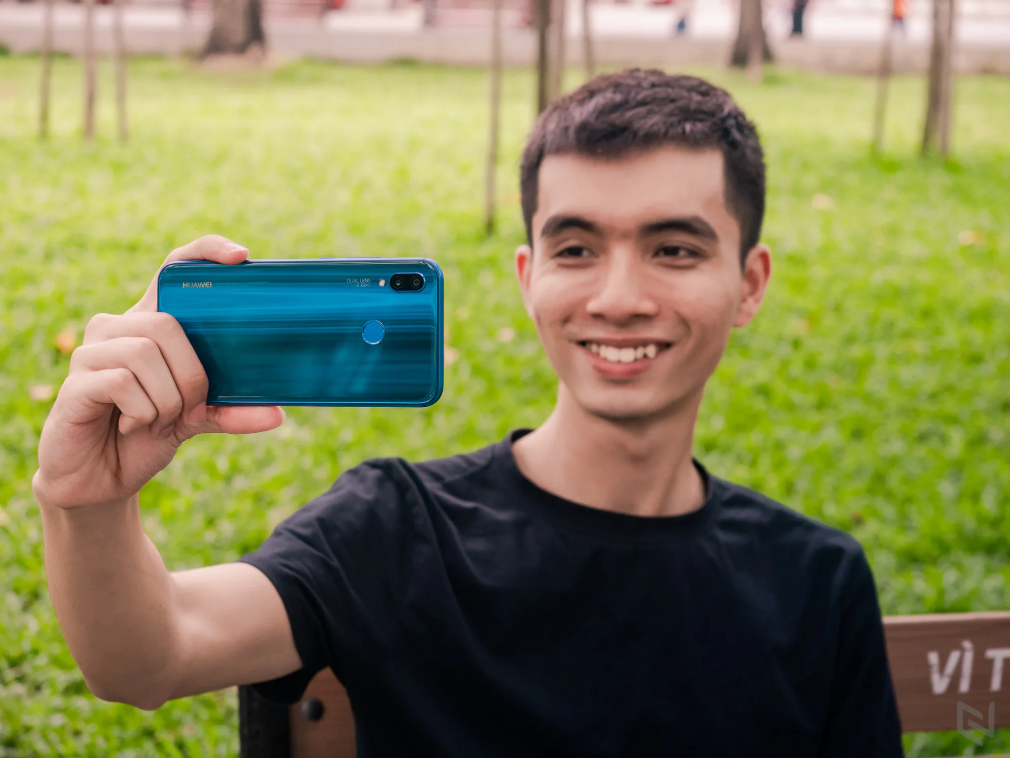 Đánh giá Huawei Nova 3e, chiếc điện thoại dành cho người thích màu xanh yêu hoà bình