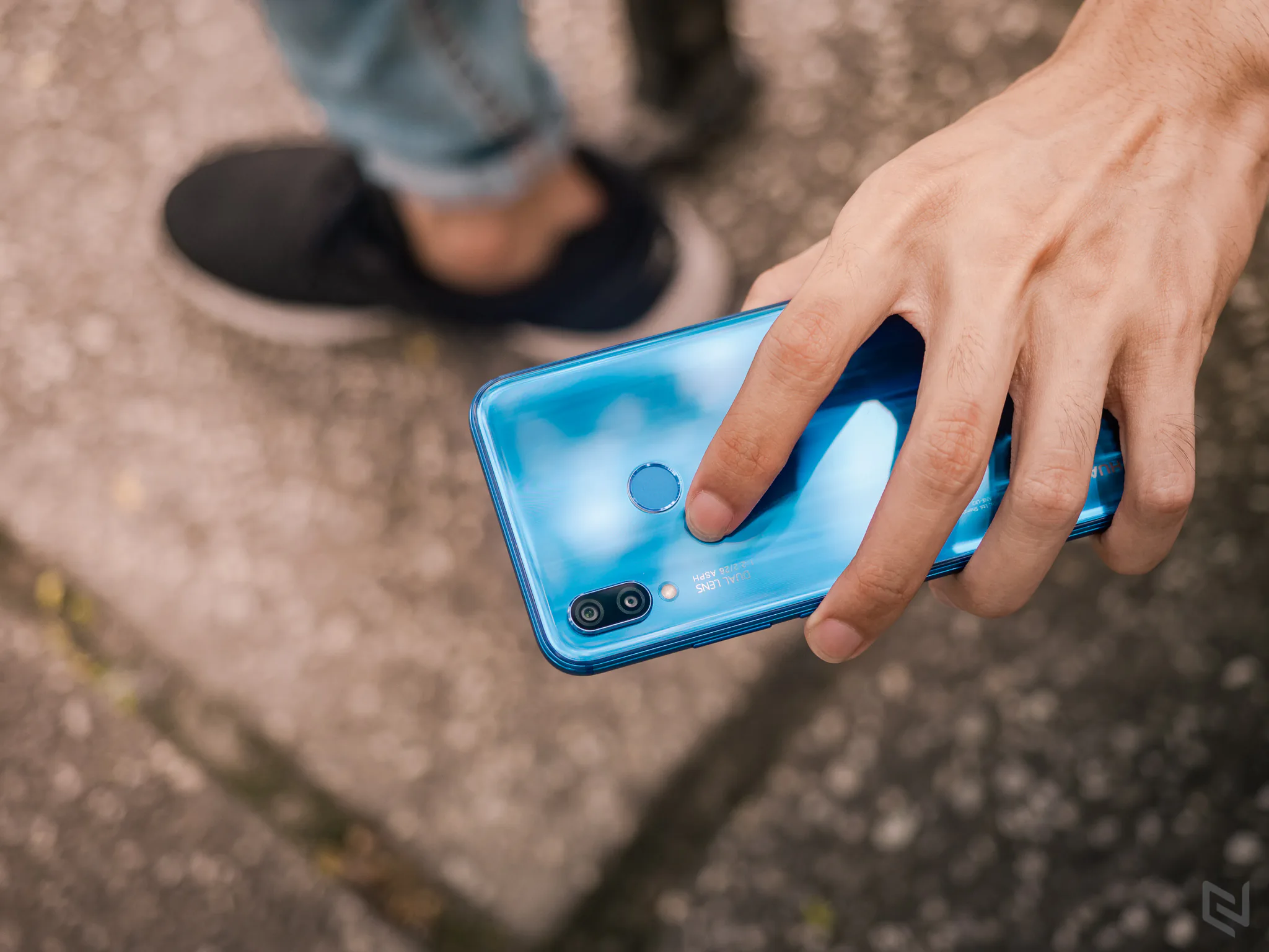 Đánh giá Huawei Nova 3e, chiếc điện thoại dành cho người thích màu xanh yêu hoà bình