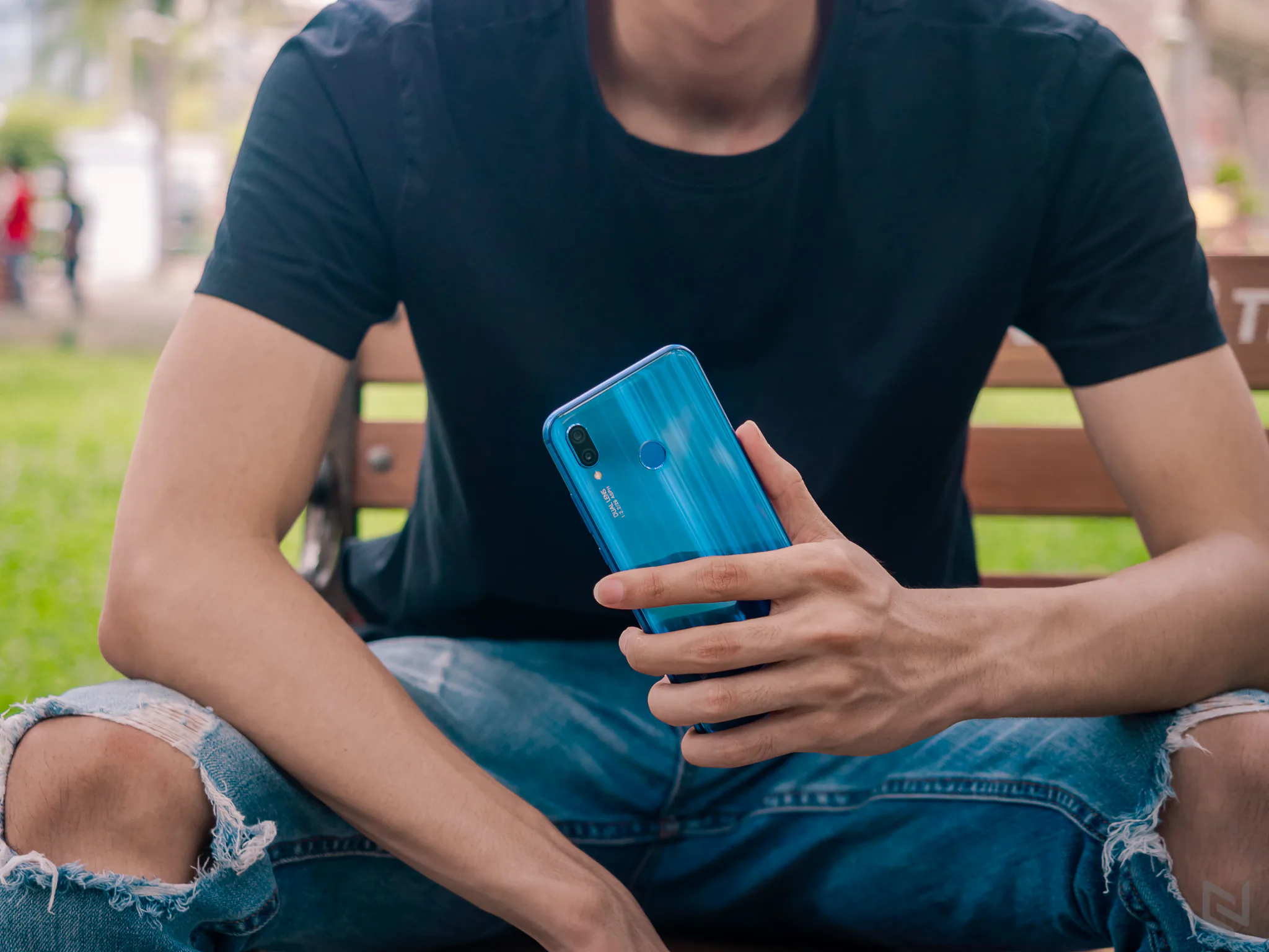 Đánh giá Huawei Nova 3e, chiếc điện thoại dành cho người thích màu xanh yêu hoà bình