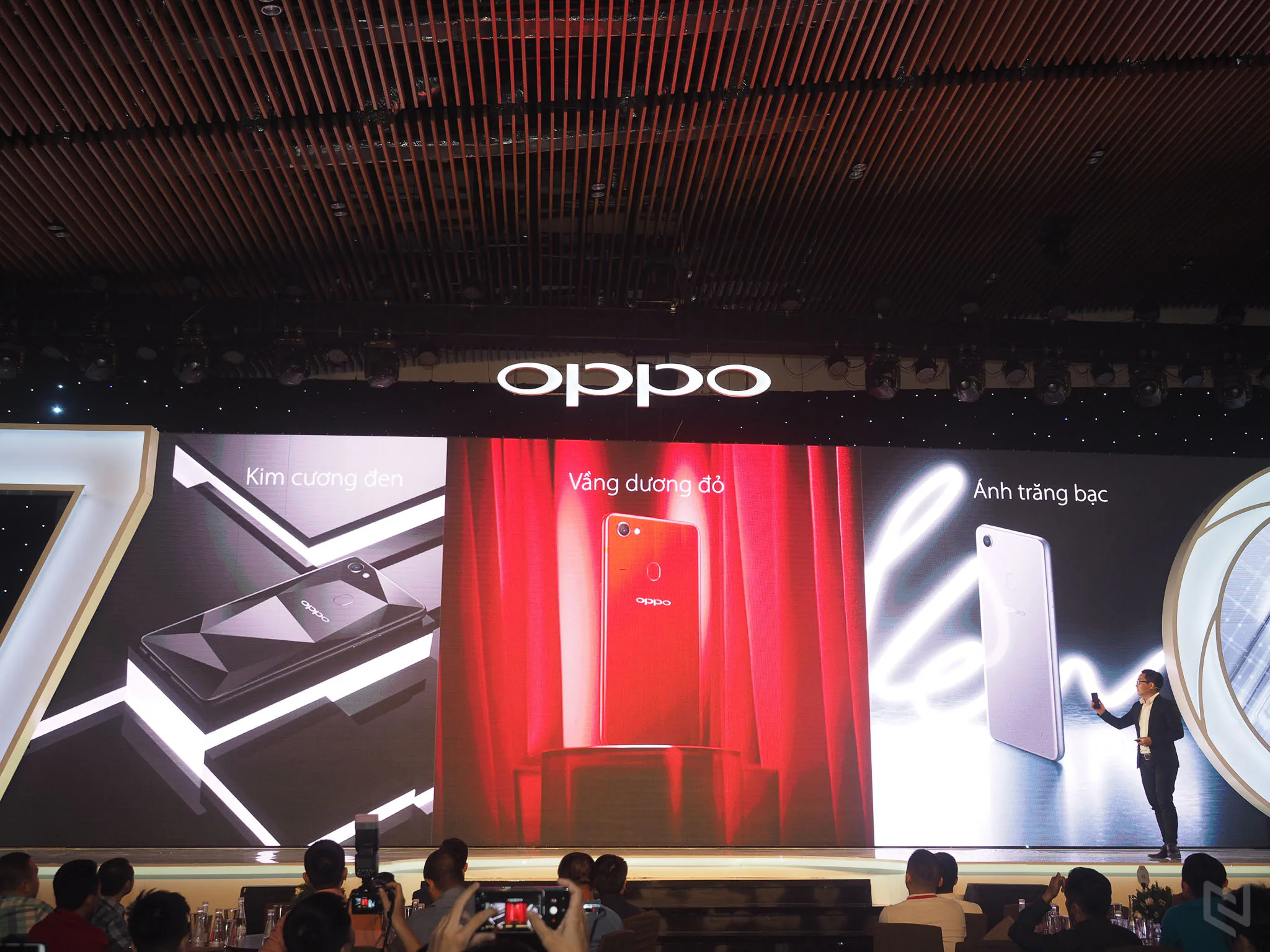 OPPO F7 chính thức được giới thiệu tại thị trường Việt Nam với giá từ 7.990.000