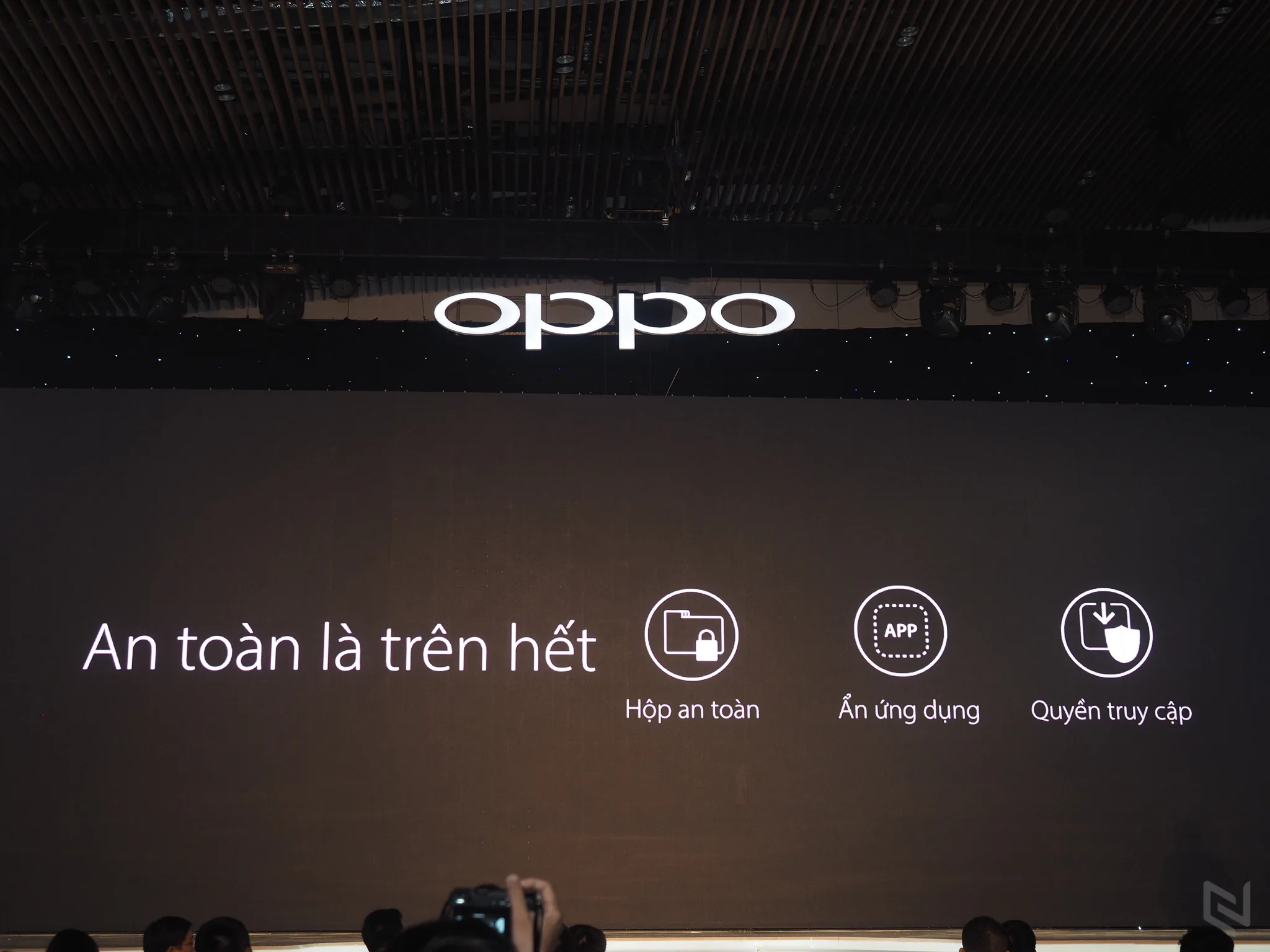 OPPO F7 chính thức được giới thiệu tại thị trường Việt Nam với giá từ 7.990.000
