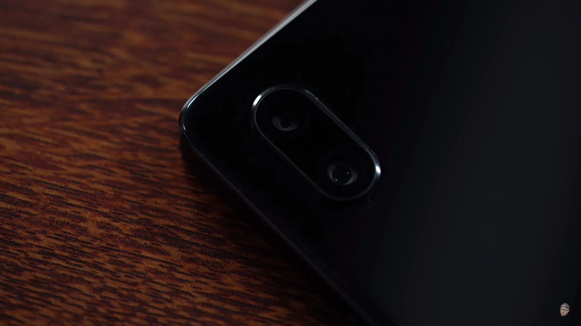 Unbox Therapy đánh giá Vivo Apex, điện thoại màn hình tràn viền đúng nghĩa