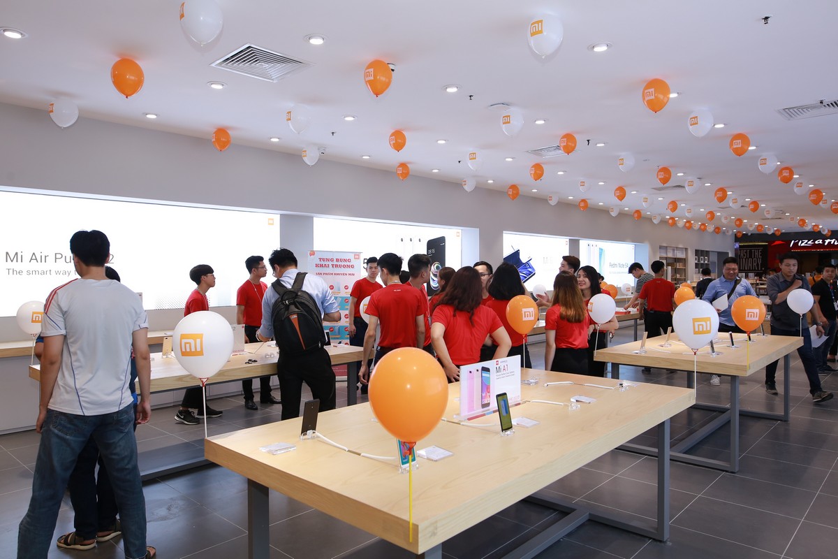 Xiaomi khai trường cửa hàng Mi Store uỷ quyền đầu tiên tại Hà Nội