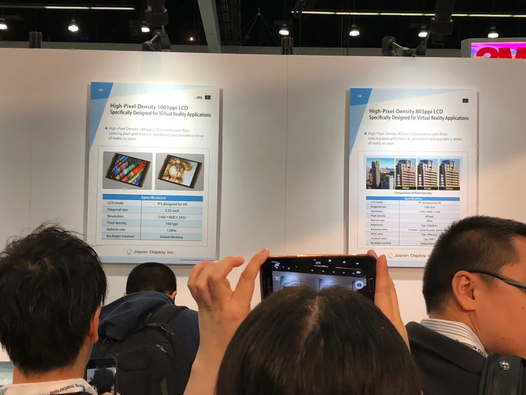 Kĩ sư màn hình của Apple tham dự 'chật kín' sự kiện Display Week nhằm tìm kiếm màn hình cho iPhone tương lai