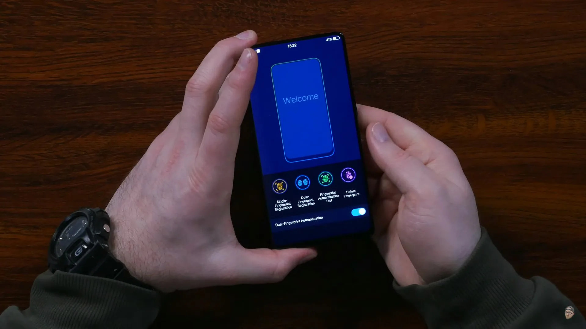 Unbox Therapy đánh giá Vivo Apex, điện thoại màn hình tràn viền đúng nghĩa