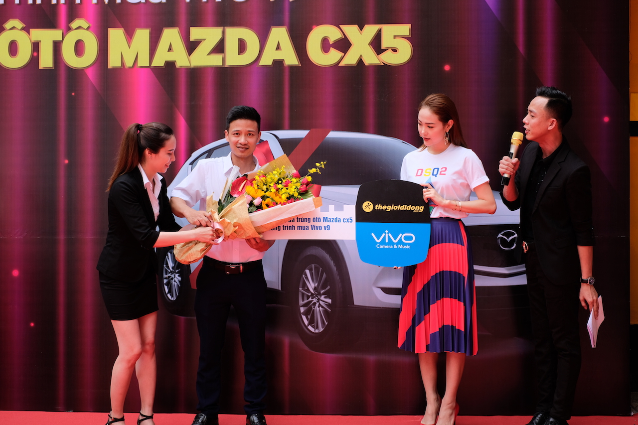 Trao Mazda CX-5 trị giá 890 triệu cho khách hàng mua Vivo V9 tại TGDĐ