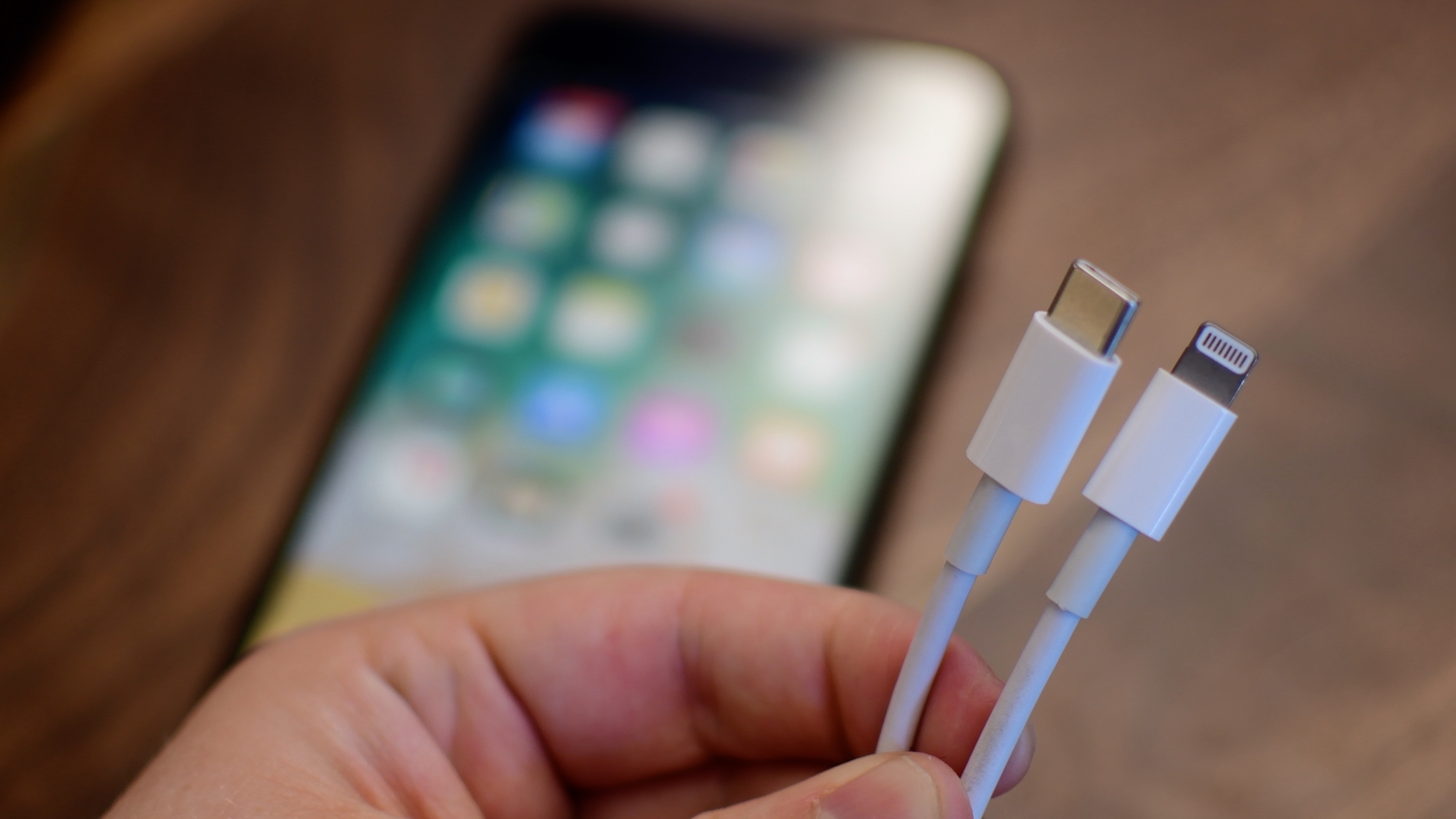 Apple trong tương lai gần sẽ không chuyển từ Lightning sang USB-C trên iPhone