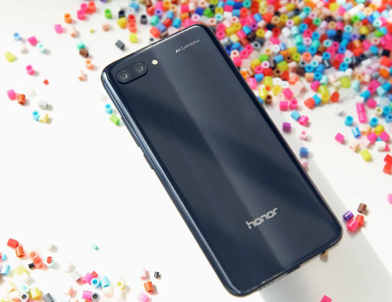 Honor 10 có giá bán chính thức 9.990.000 đồng tại thị trường Việt Nam