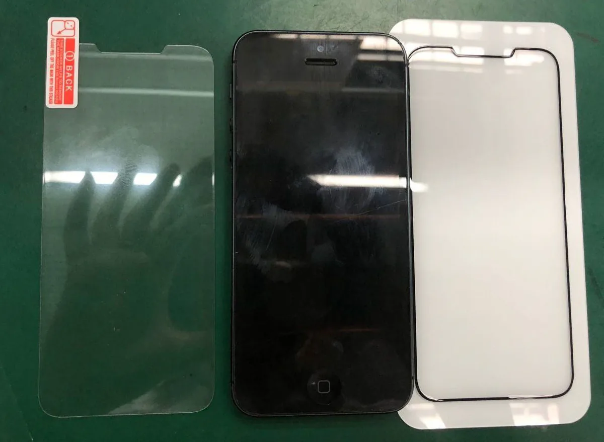 Rò rỉ ảnh dựng 3D của iPhone SE 2 với màn hình không viền và Face ID