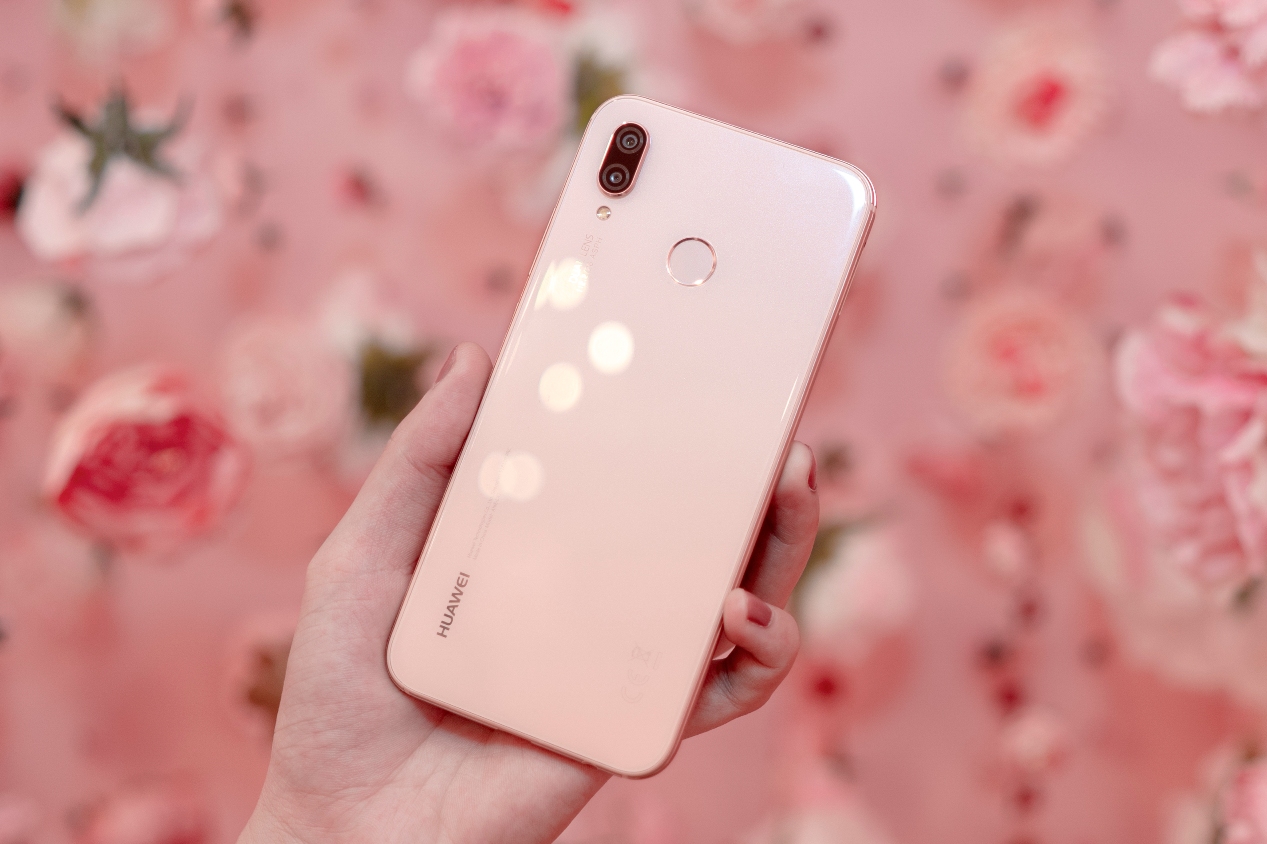 Huawei chính thức giới thiệu phiên bản Nova 3e màu hồng Sakura