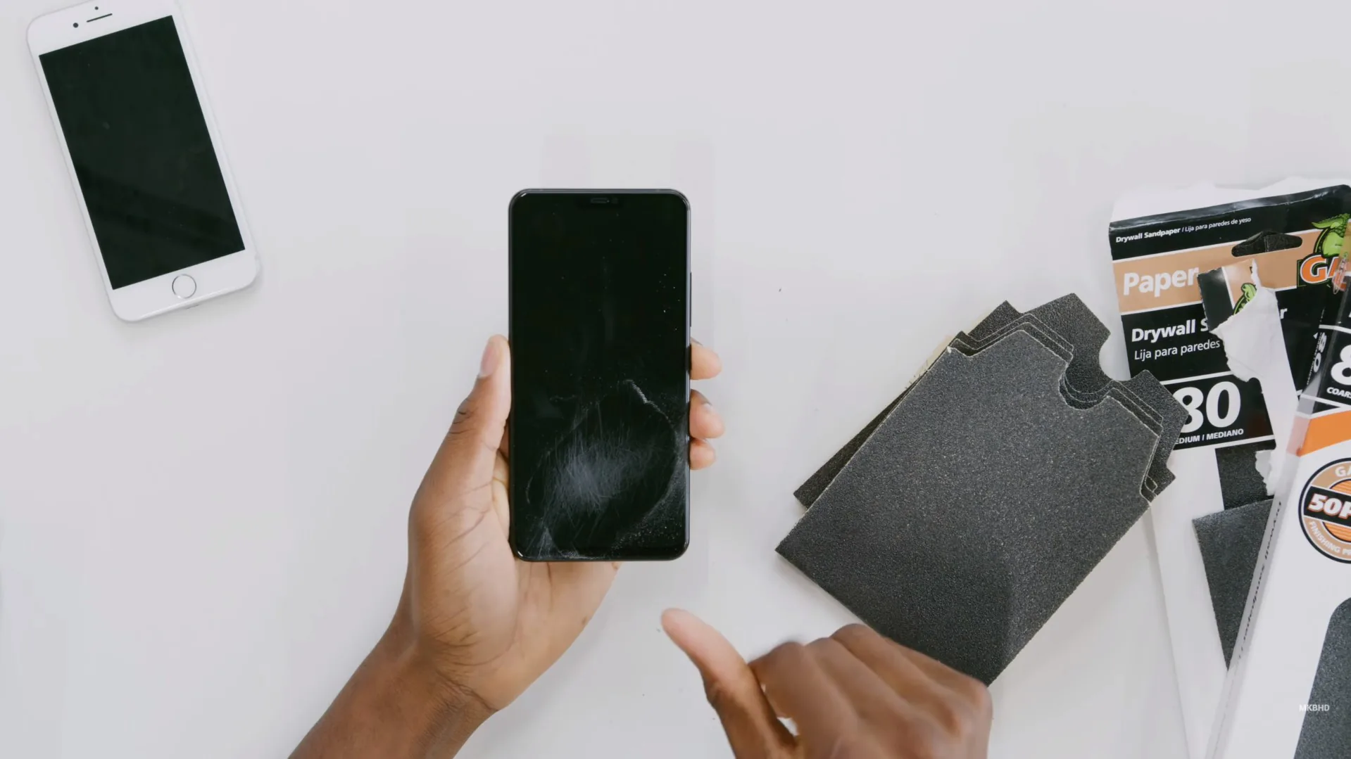 Thử nghiệm cảm biến vân tay dưới màn hình cho thấy đã có thể hoạt động với iPhone
