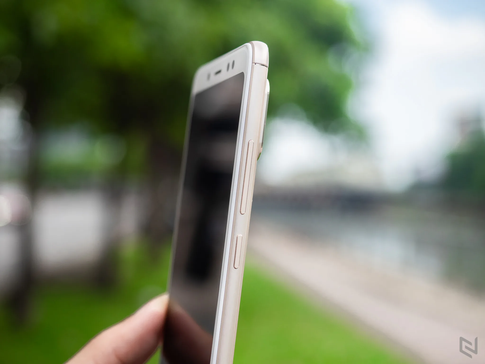 Trên tay Xiaomi Redmi Note 5: Snapdragon 636, camera kép xóa phông