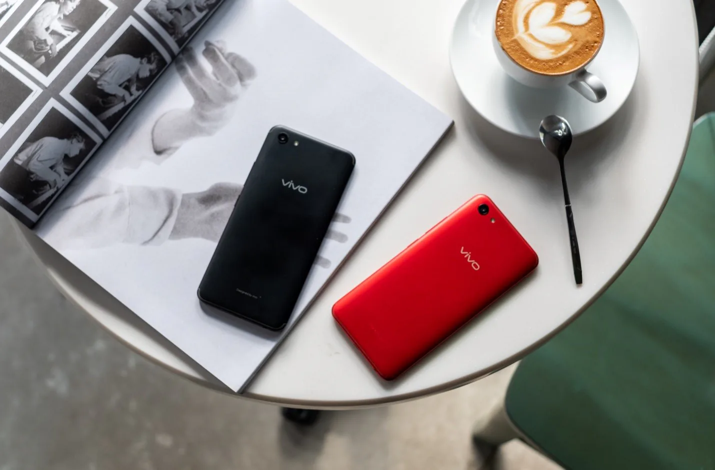 Tặng sạc dự phòng, thẻ nhớ khi mua Vivo Y81 Red tại FPT Shop