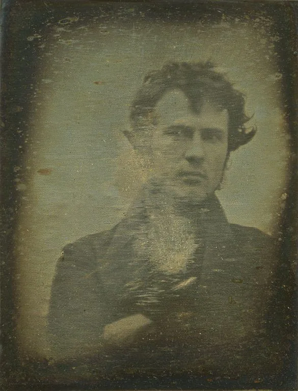 Những thay đổi kì lạ nhưng độc đáo từ chiếc camera selfie thế hệ đầu tiên cho đến ngày hôm nay