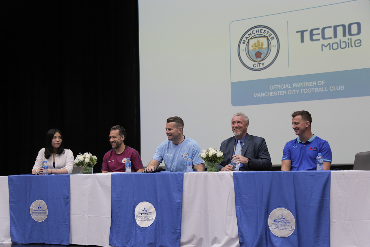TECNO Mobile cùng Manchester City nuôi dưỡng tình yêu bóng đá của trẻ em
