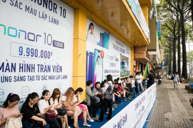 Honor 10 chính thức mở bán tại các cửa hàng và hệ thống bán lẻ Việt Nam