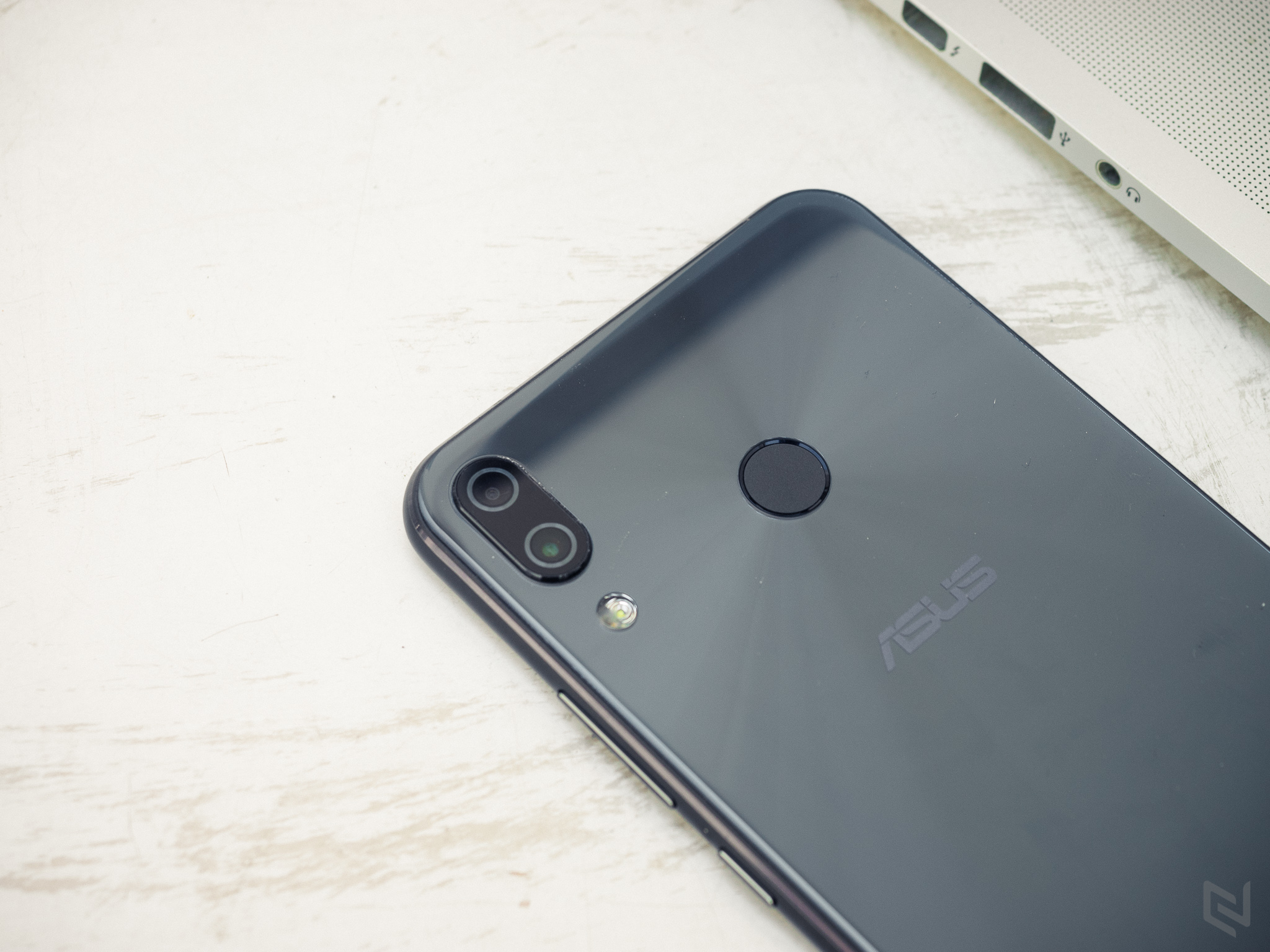 Đánh giá ZenFone 5: Tiếp tục là một chiếc điện thoại tốt của ASUS